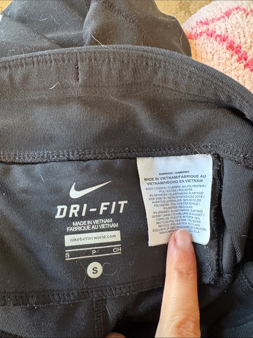 Nike Black' Performance Leggings with Silver Swoosh - Picture 2 of 3